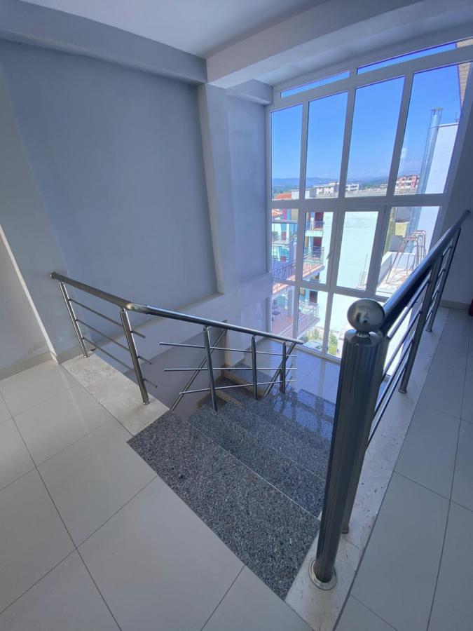 Center Park Hotel Velipoja Kültér fotó